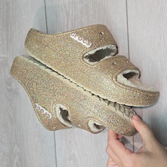 CROCS Women Gold  Glitter Slippers Platform Sandals Shoes Sz 9 - Picture 9 of 13